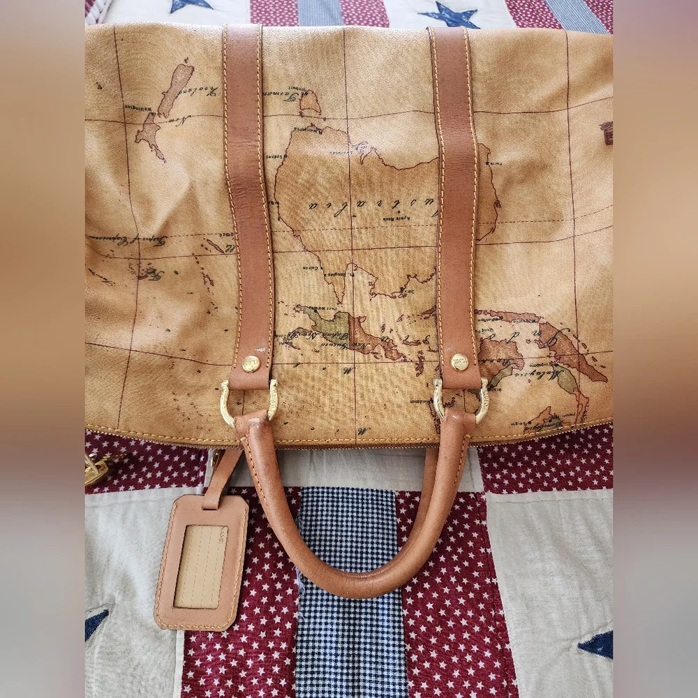 Vintage Alviero Martini Bag With Lock And Key - Picture 9 of 10